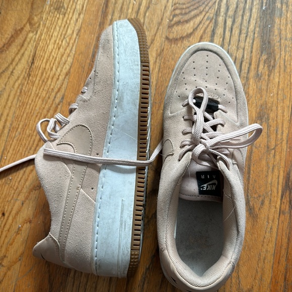 Nike Air - platform suede - Picture 2 of 4